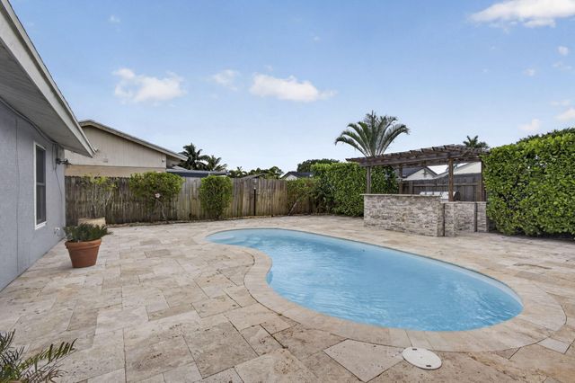 8443 Elaine Drive, Boynton Beach, FL 33472