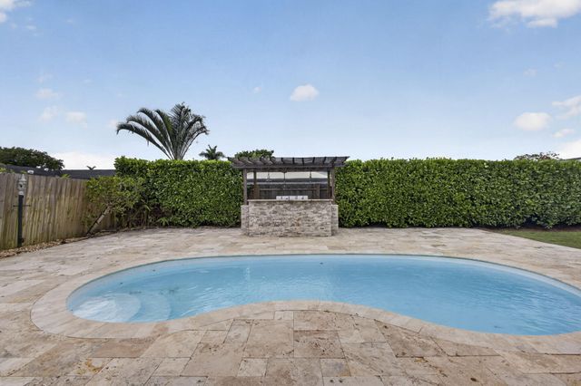 8443 Elaine Drive, Boynton Beach, FL 33472