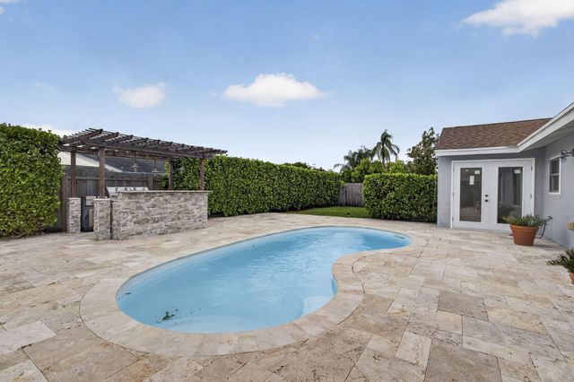 8443 Elaine Drive, Boynton Beach, FL 33472