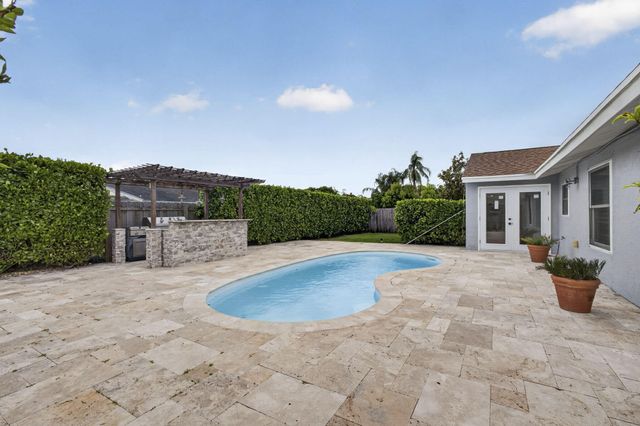 8443 Elaine Drive, Boynton Beach, FL 33472