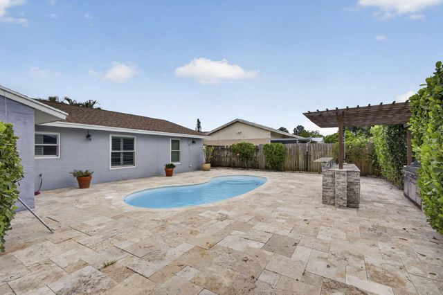 8443 Elaine Drive, Boynton Beach, FL 33472