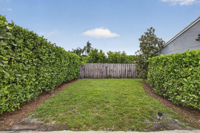 8443 Elaine Drive, Boynton Beach, FL 33472