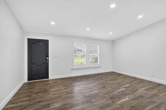 8443 Elaine Drive, Boynton Beach, FL 33472