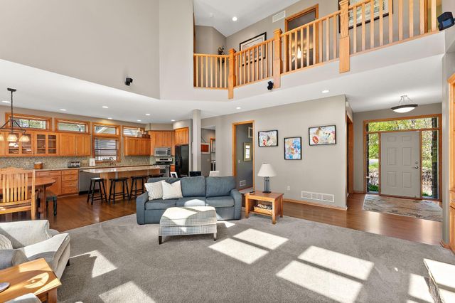 13724 Nevada Circle, Savage, MN 55378