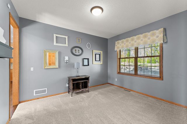 13724 Nevada Circle, Savage, MN 55378