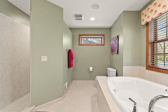 13724 Nevada Circle, Savage, MN 55378