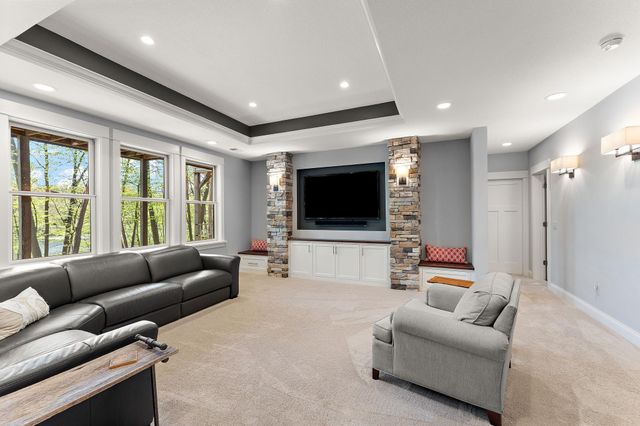 13724 Nevada Circle, Savage, MN 55378