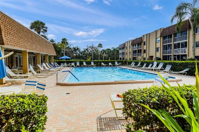 1310 GLEN OAKS DRIVE E 391E, Sarasota, FL 34232