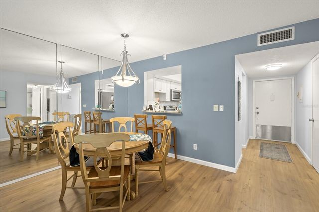 1310 GLEN OAKS DRIVE E 391E, Sarasota, FL 34232