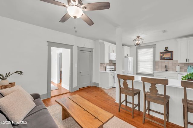 714 S 5th Avenue, Wilmington, NC 28401