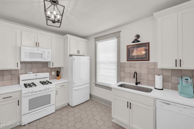 714 S 5th Avenue, Wilmington, NC 28401