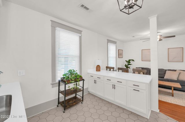 714 S 5th Avenue, Wilmington, NC 28401