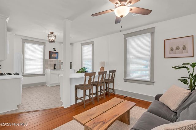 714 S 5th Avenue, Wilmington, NC 28401