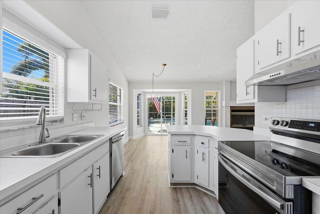 8132 PERTH DRIVE, Largo, FL 33773