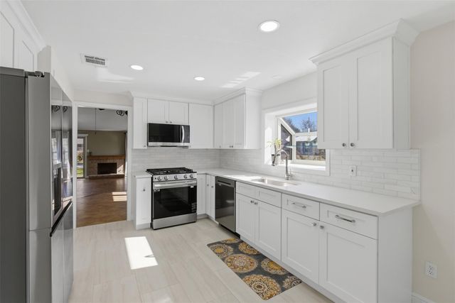 1600 E Messick LOOP, Round Rock, TX 78681