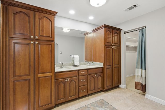 1600 E Messick LOOP, Round Rock, TX 78681