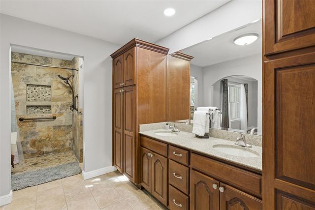 1600 E Messick LOOP, Round Rock, TX 78681