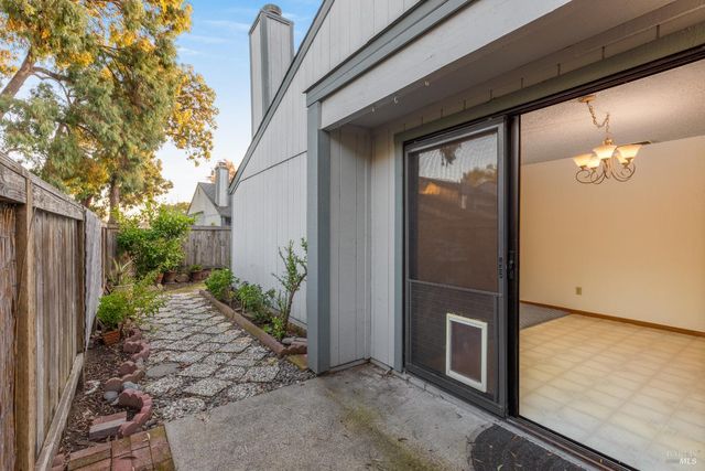 2312 Cross Ave, Santa Rosa, CA 95401