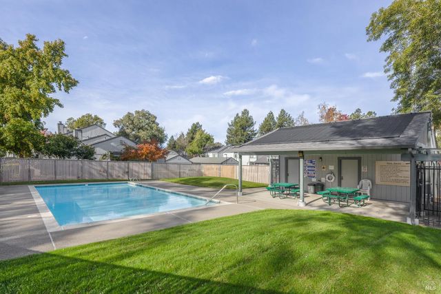 2312 Cross Ave, Santa Rosa, CA 95401