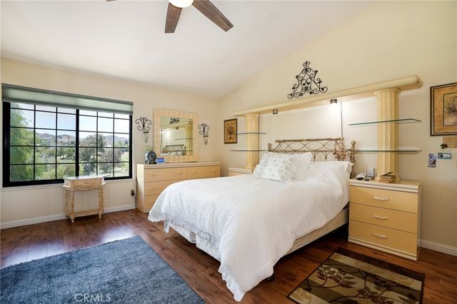 334 Country Club C, Simi Valley, CA 93065