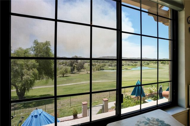 334 Country Club C, Simi Valley, CA 93065