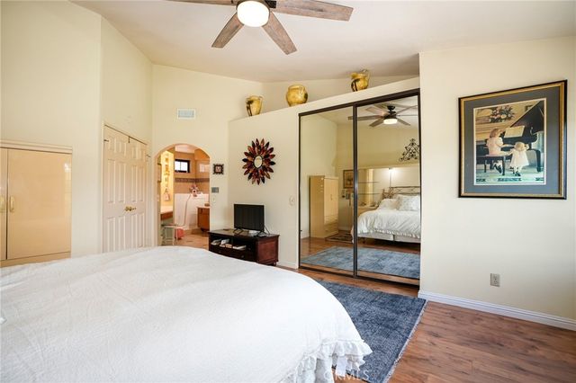 334 Country Club C, Simi Valley, CA 93065