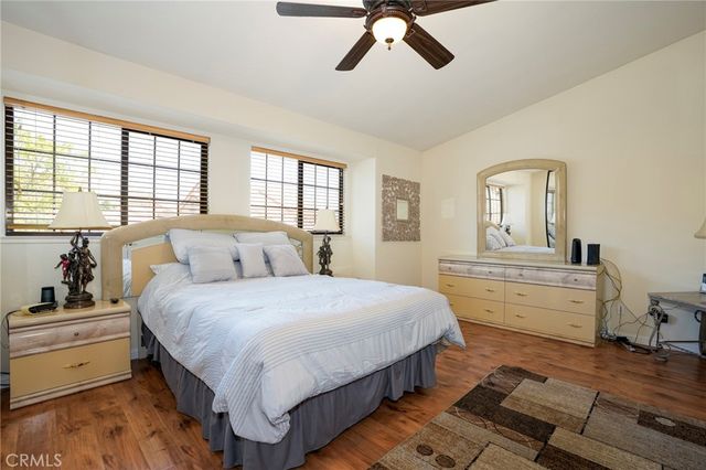 334 Country Club C, Simi Valley, CA 93065