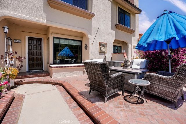 334 Country Club C, Simi Valley, CA 93065