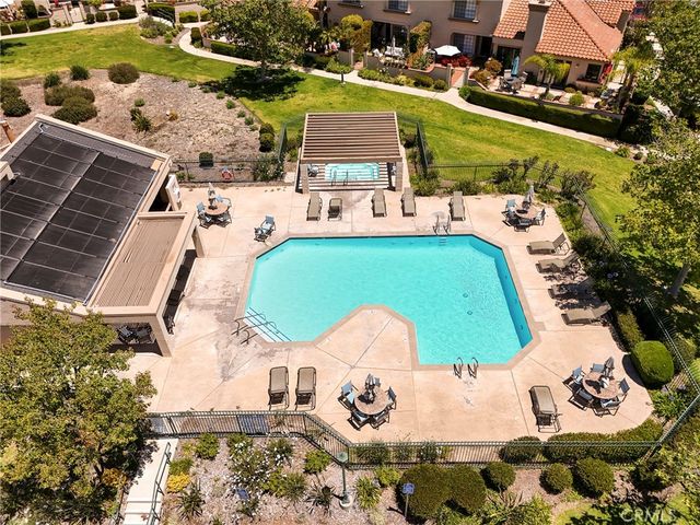 334 Country Club C, Simi Valley, CA 93065