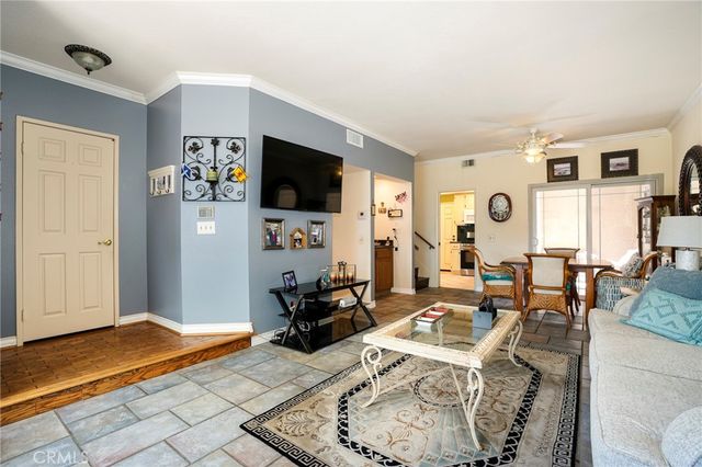 334 Country Club C, Simi Valley, CA 93065
