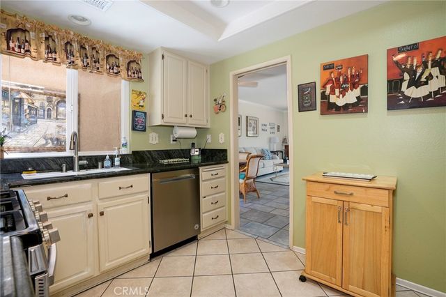 334 Country Club C, Simi Valley, CA 93065