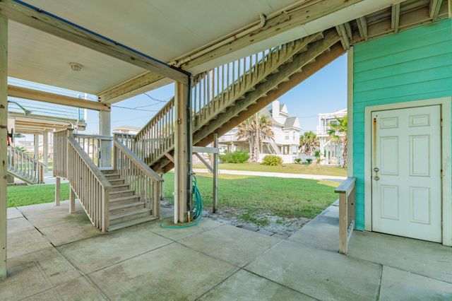 21514 Kennedy Drive, Galveston, TX 77554