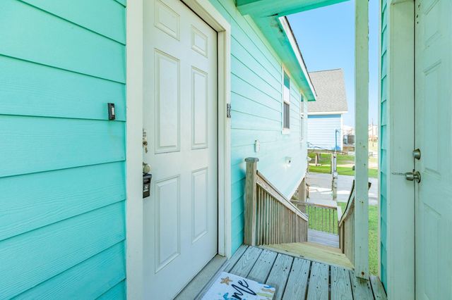 21514 Kennedy Drive, Galveston, TX 77554