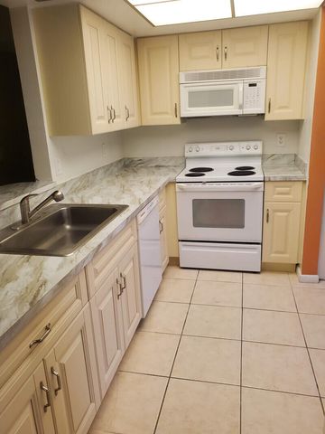1060 NW 80th Avenue 104, Margate, FL 33063