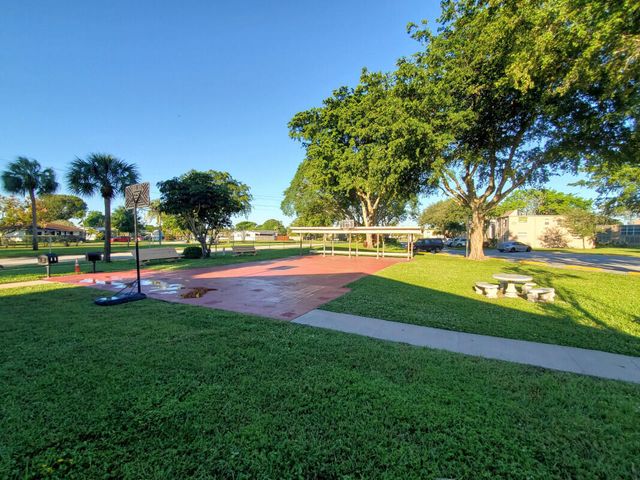 1060 NW 80th Avenue 104, Margate, FL 33063