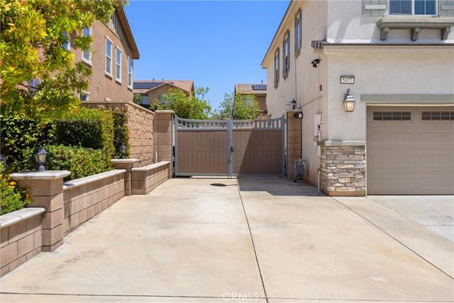 5377 Strawberry, Fontana, CA 92336