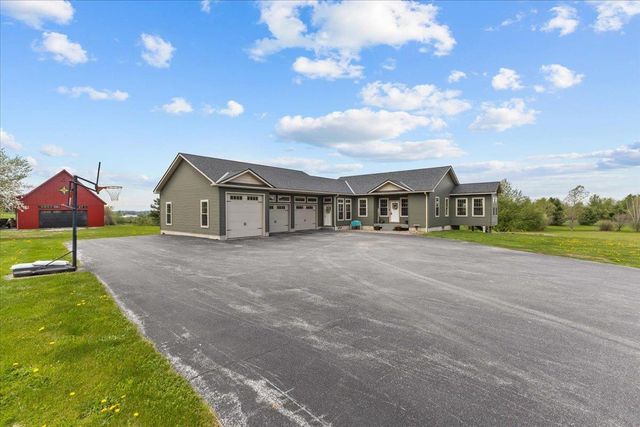 28 Rileys Way, Highgate, VT 05459