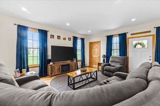 28 Rileys Way, Highgate, VT 05459