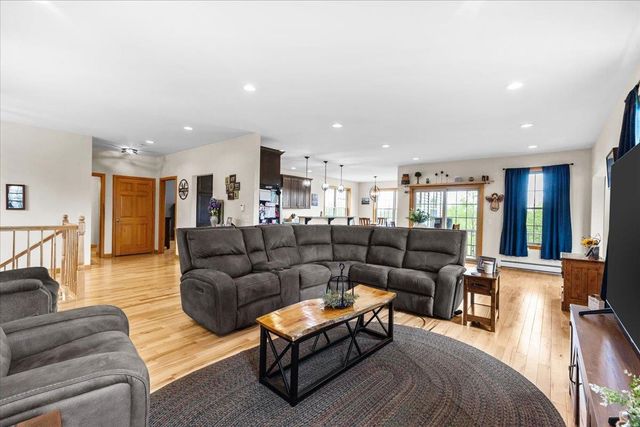 28 Rileys Way, Highgate, VT 05459