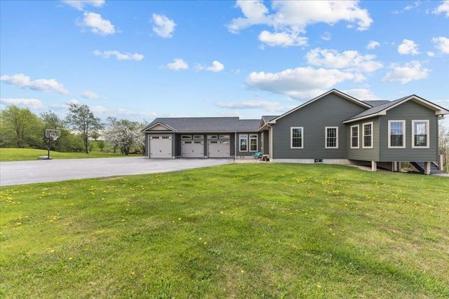 28 Rileys Way, Highgate, VT 05459