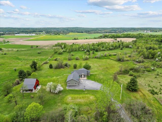 28 Rileys Way, Highgate, VT 05459