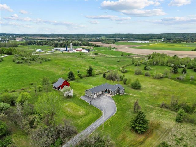28 Rileys Way, Highgate, VT 05459