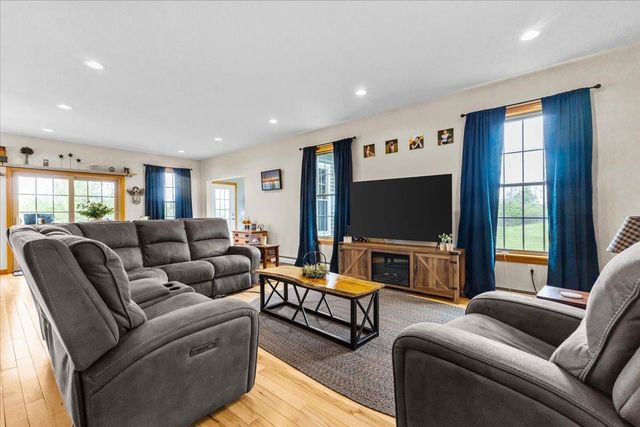 28 Rileys Way, Highgate, VT 05459