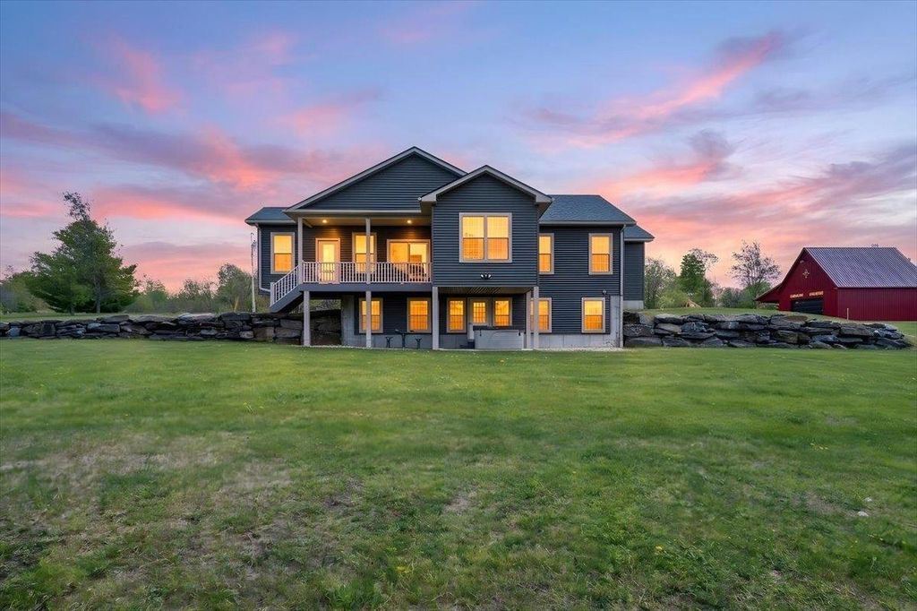28 Rileys Way, Highgate, VT 05459