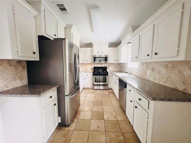 1910 Huge Oaks Street, Houston, TX 77055