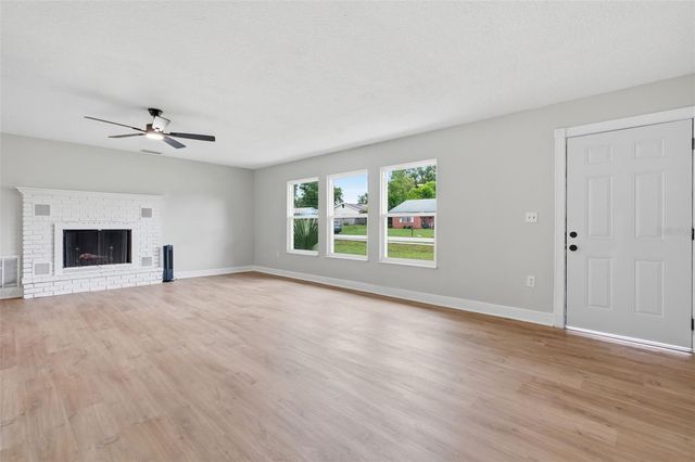 147 COLOMBA ROAD, Debary, FL 32713