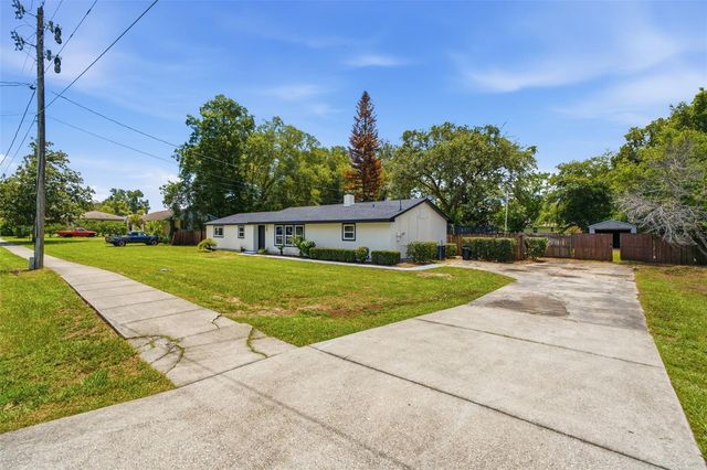 147 COLOMBA ROAD, Debary, FL 32713