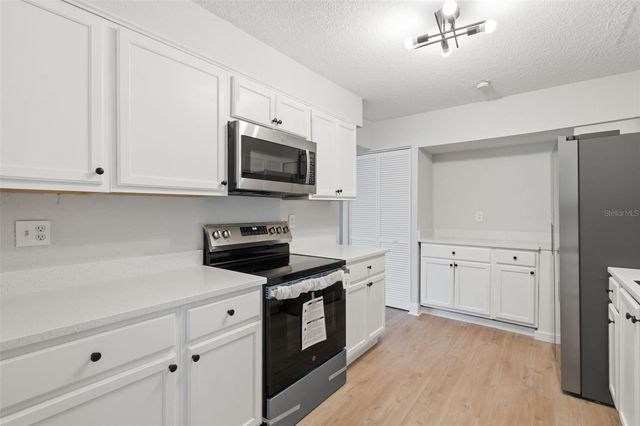 147 COLOMBA ROAD, Debary, FL 32713