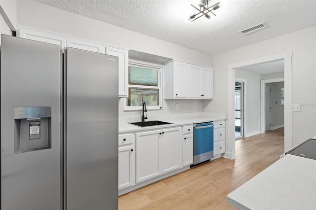 147 COLOMBA ROAD, Debary, FL 32713