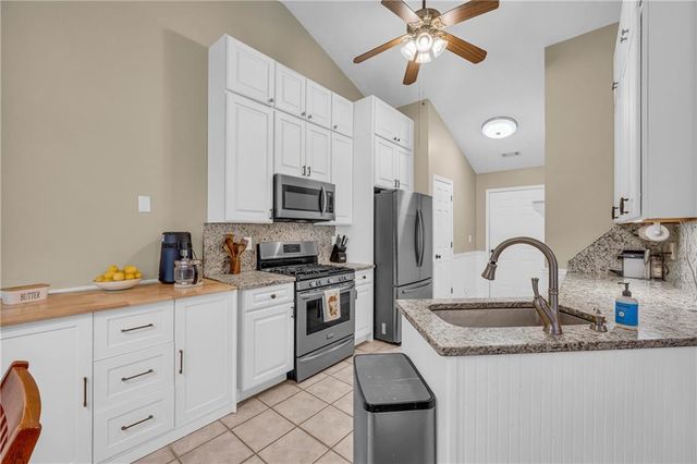 6225 S Port Drive, Flowery Branch, GA 30542